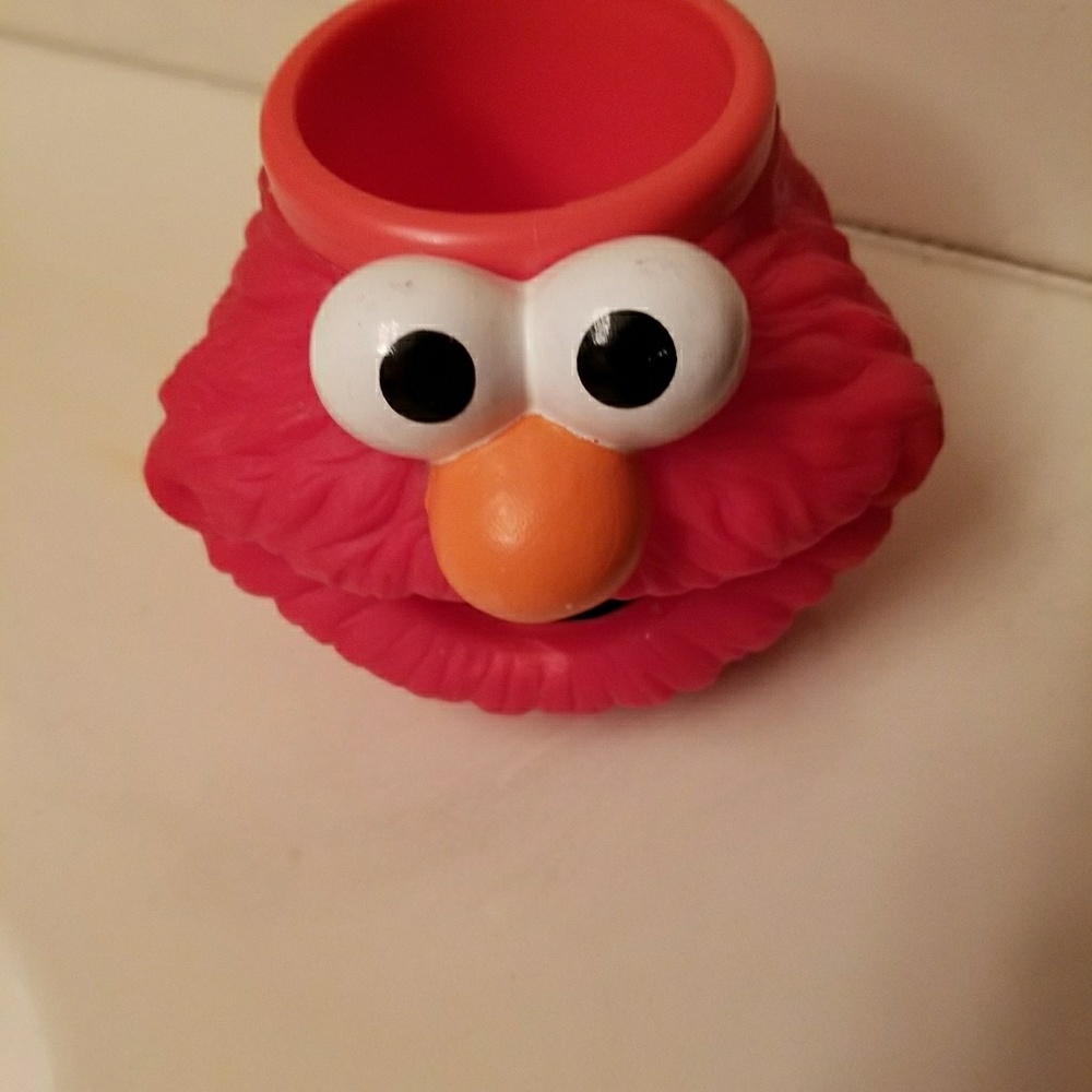 3D elmo cup by applause